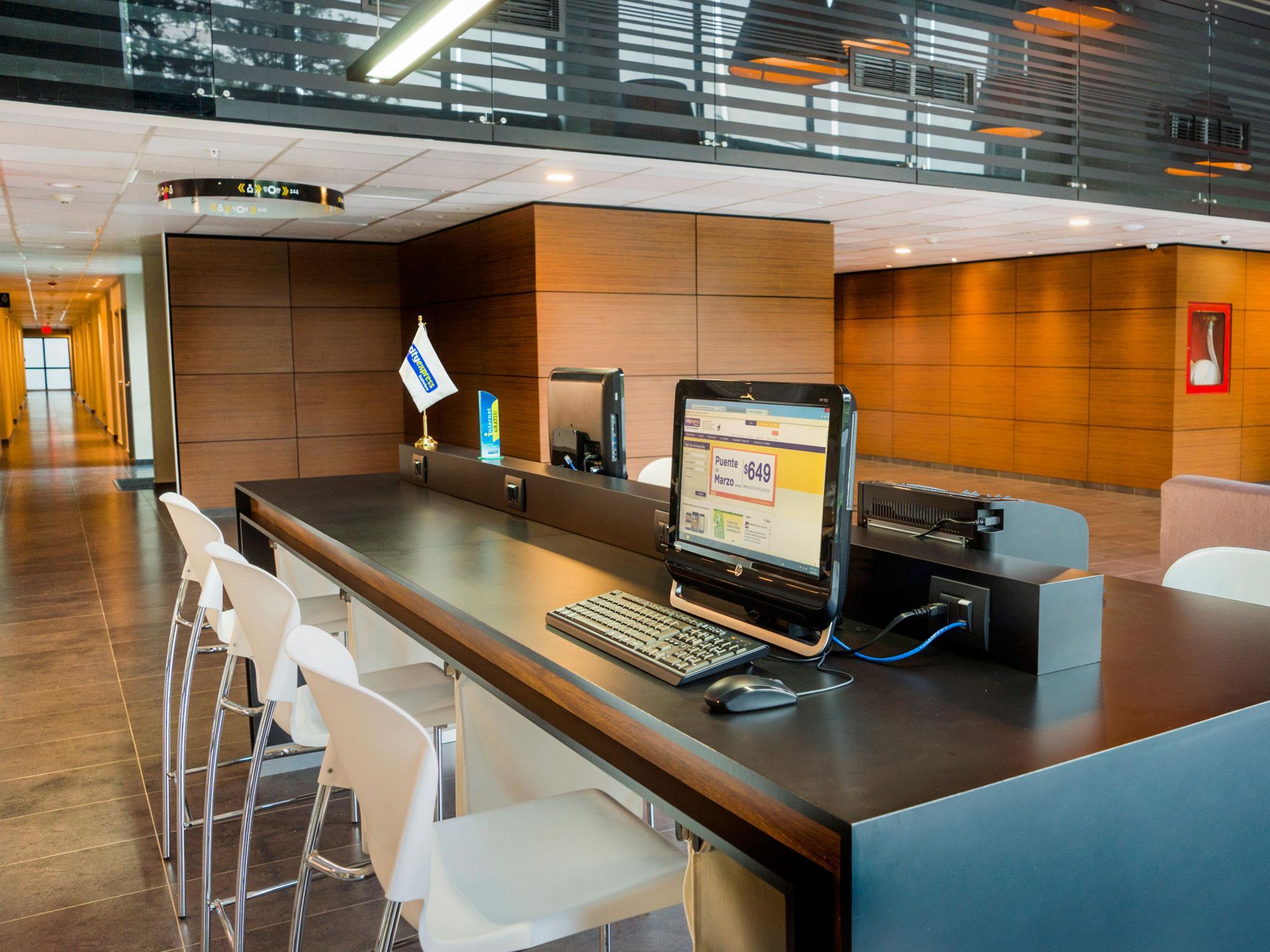 City Express Plus By Marriott Cali Colombia Екстер'єр фото