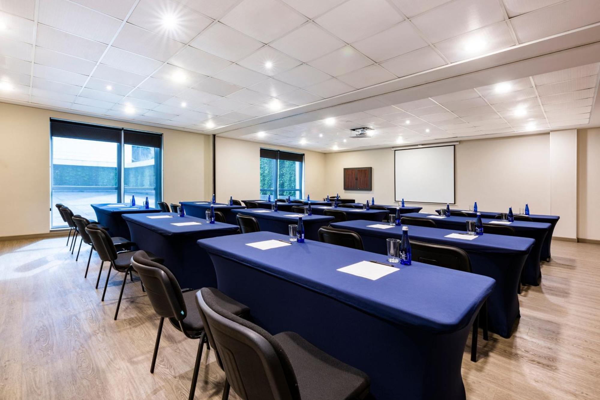 City Express Plus By Marriott Cali Colombia Екстер'єр фото