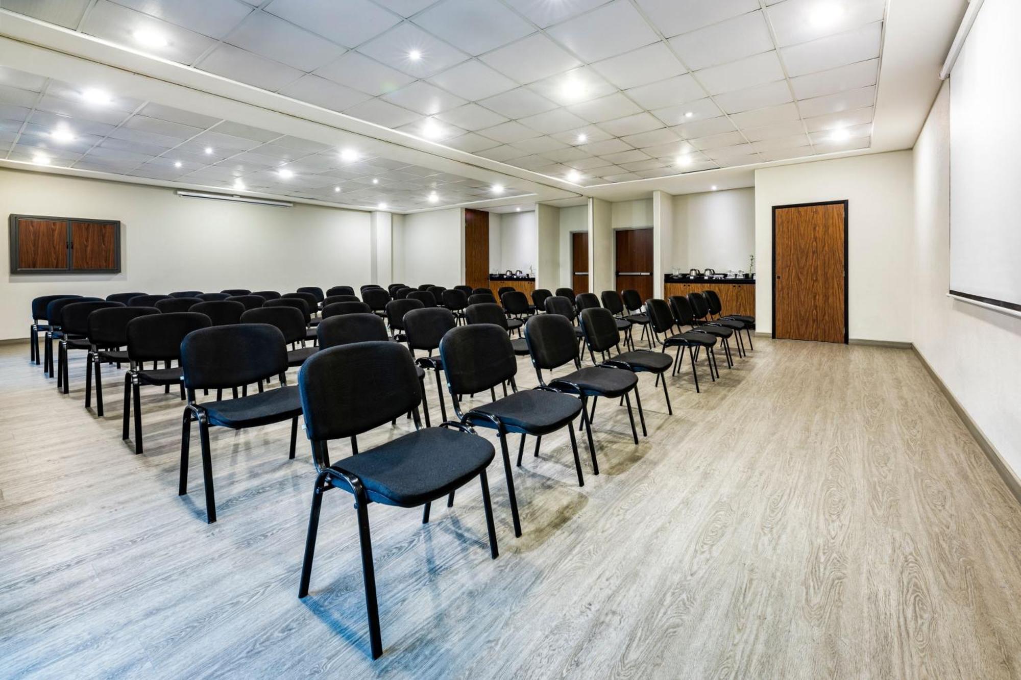 City Express Plus By Marriott Cali Colombia Екстер'єр фото