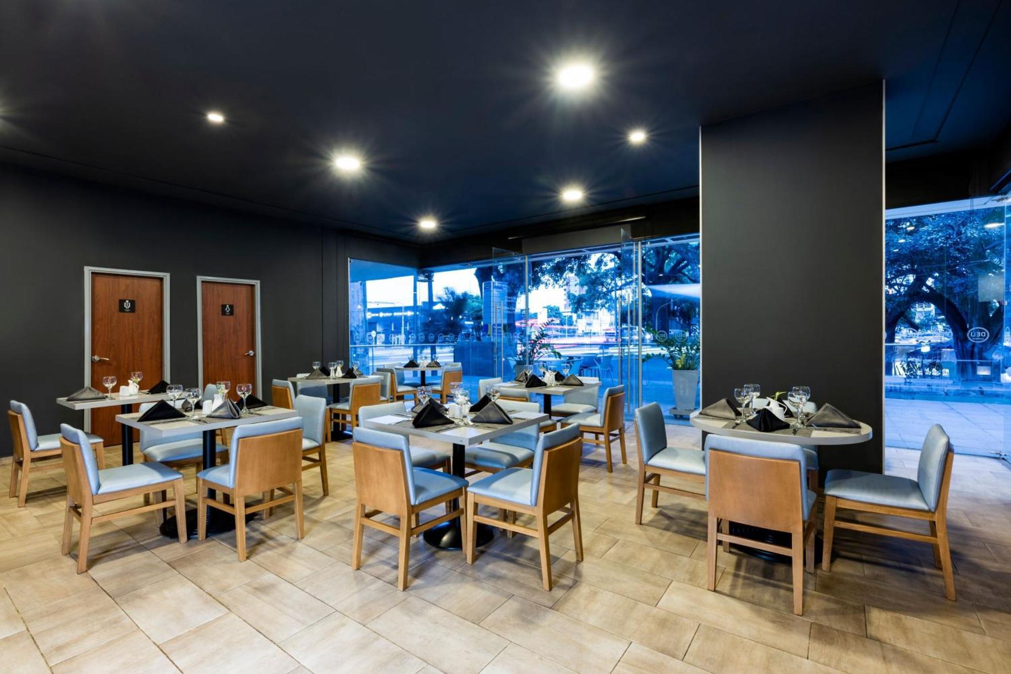 City Express Plus By Marriott Cali Colombia Екстер'єр фото